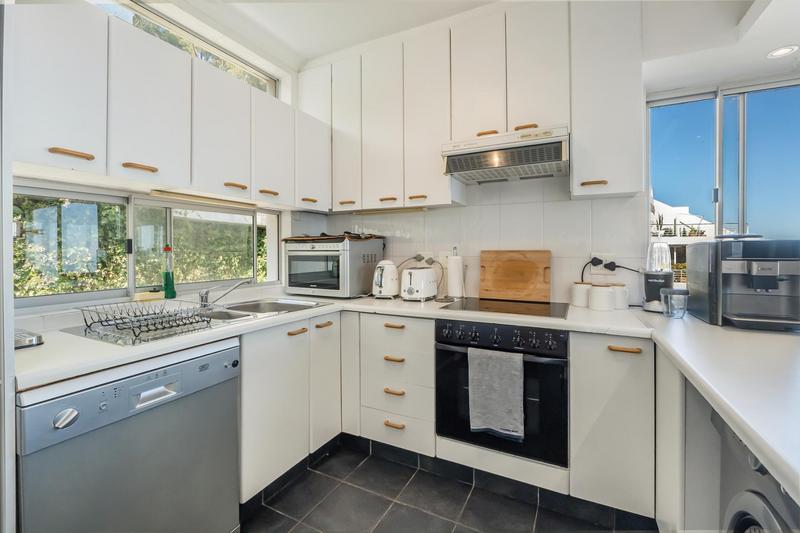 To Let 2 Bedroom Property for Rent in Sea Point Western Cape